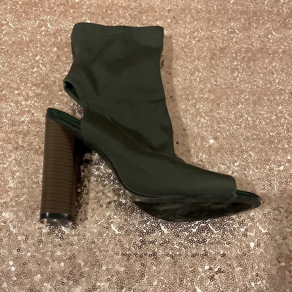 Cape Robbin Olive Connie-3 Peep Toe & Heel Lycra Elastic Bootie-SZ 6.5 - Picture 4 of 7